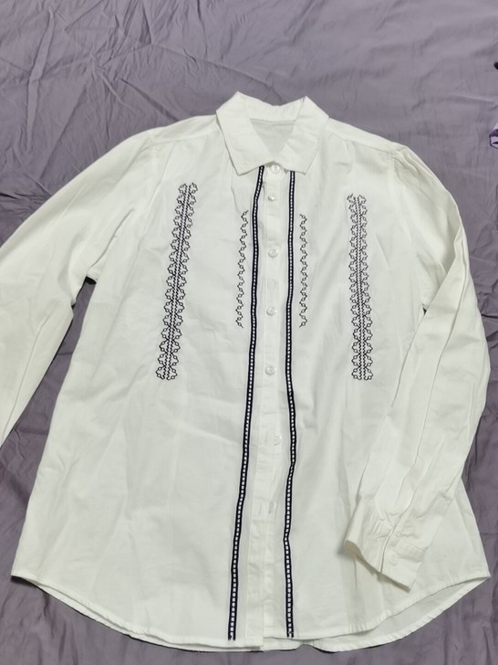 白色女衬衣,纯棉质地,穿着舒适,尺码XL,...