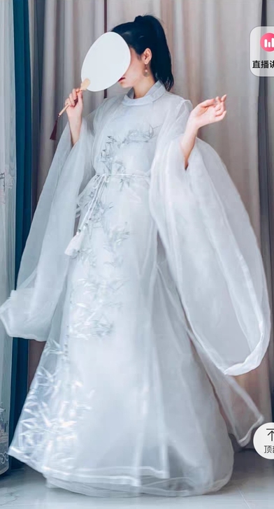 雁卿汉服出租包邮出租汉服出租须弥阁竹叶青出...