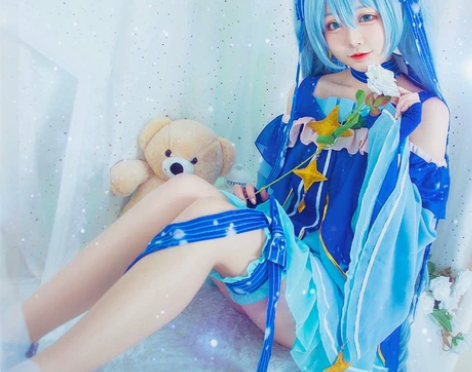 出星漫域雪初音cos包毛不包鞋 感兴趣的话...