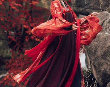 追风侠 民族装舞台装 感兴趣的话点“我想要...