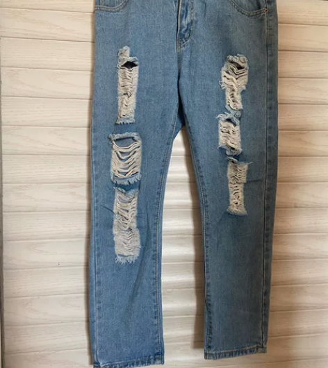 牛仔裤31码 破洞春秋9新左右 感兴趣的话...