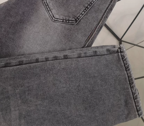 超低价转让秋季潮流破洞浅灰色牛仔裤，腰围7...