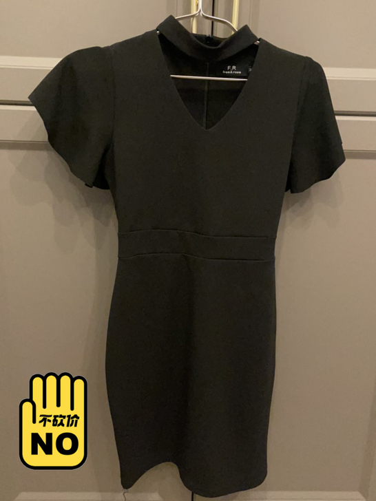 黑色简约连衣裙