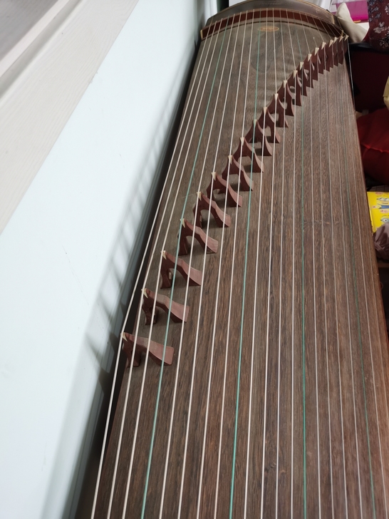 家有闲置古筝，九成新以上。很适合孩子学习，...