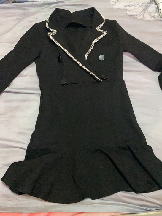 转卖，比较瘦的款，非常好看，中长款，搬家特...