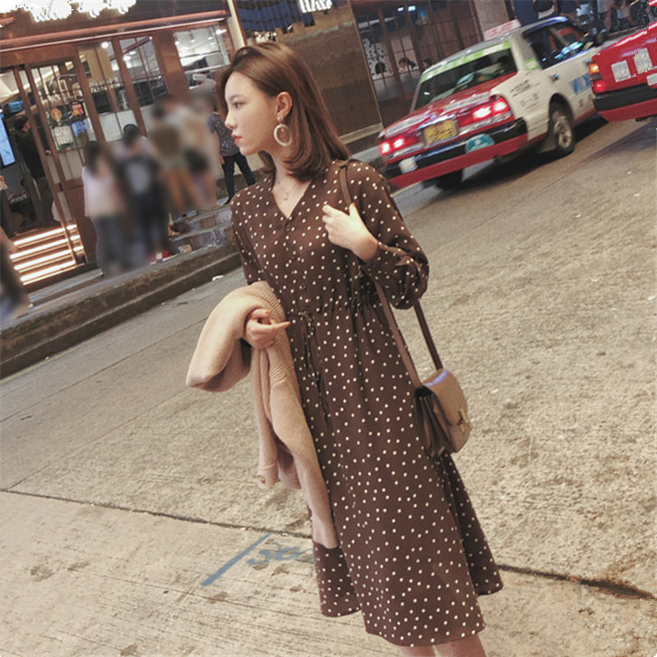 秋装2020新款chic复古波点连衣裙女秋...