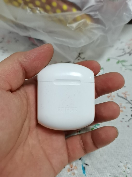 漫步者耳机电池仓，二手的功能正常