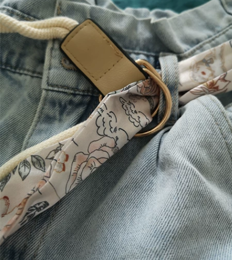 一次没穿的阔腿高腰拖地牛仔裤,浅蓝色很好看...