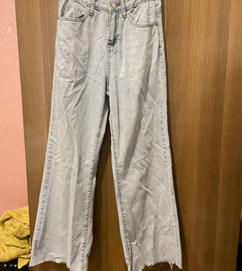 阔腿牛仔裤 S号 感兴趣的话点“我想要”和...