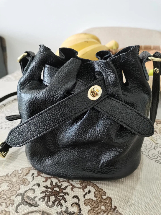 【捡漏】高档牛皮水桶包斜挎包真皮包包