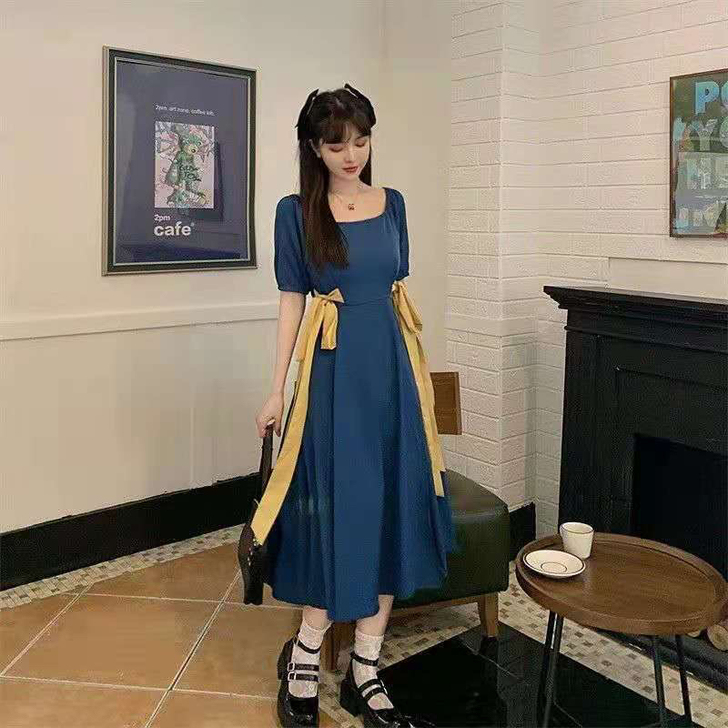 蓝色连衣裙2021新款夏法式初恋甜美设计感...