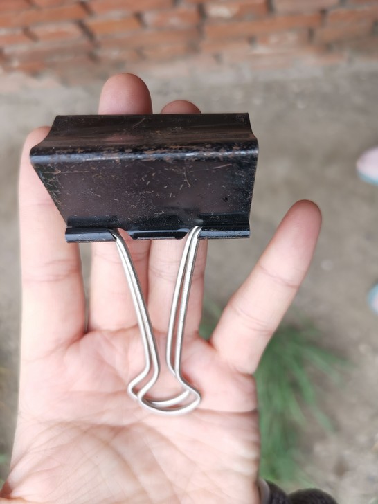 加厚加大燕尾夹,只要厚度能夹上,夹子就不会...