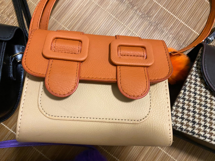 包包 20一个 两个包邮非偏远 包包基本没...