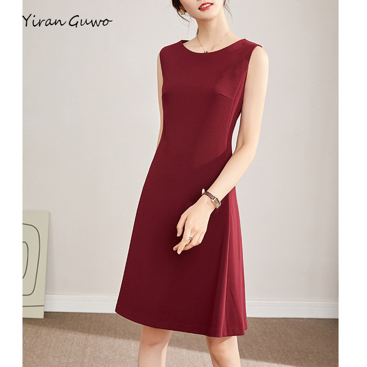 衣服太大了， 黑色M码，衣然故我 连衣裙