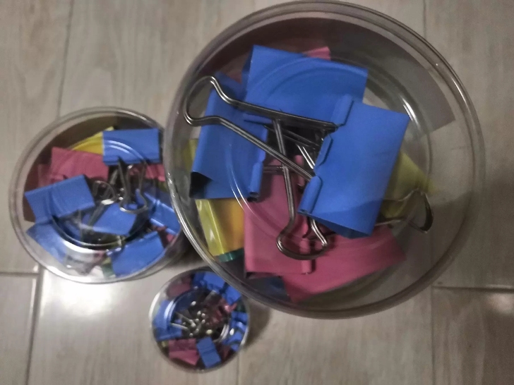 票据长尾夹大中小共7盒，每盒5元自提地址中...