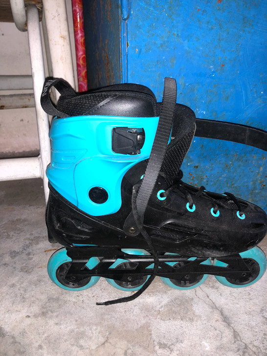 42码溜冰鞋55元包邮1双