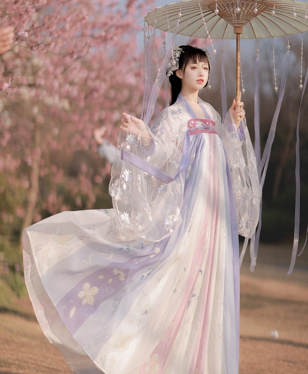 求购茗月萱齐胸襦裙套...