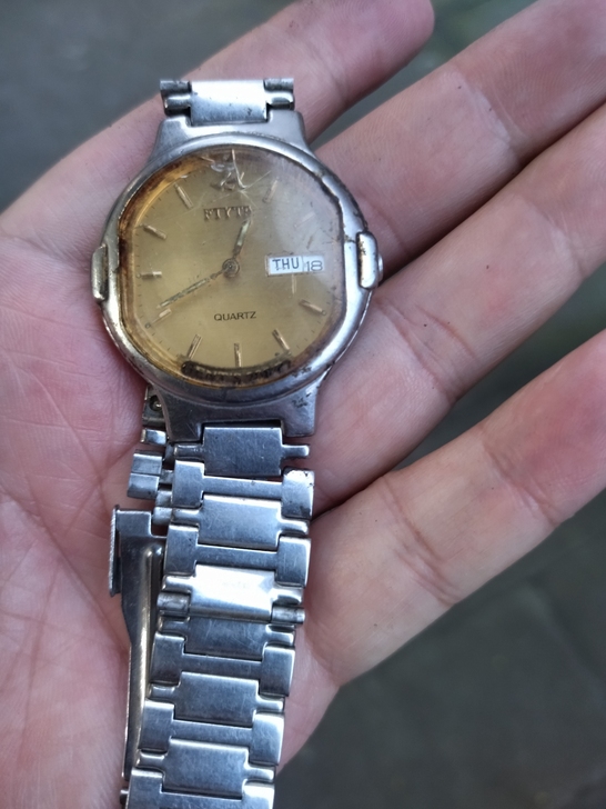 飞亚达手表一支,按配件卖,不走时。拍时请看...
