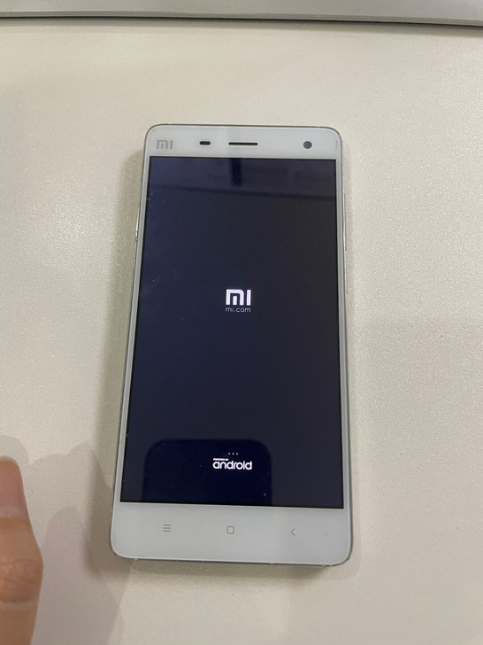 小米4手机（手机都很干净整洁）