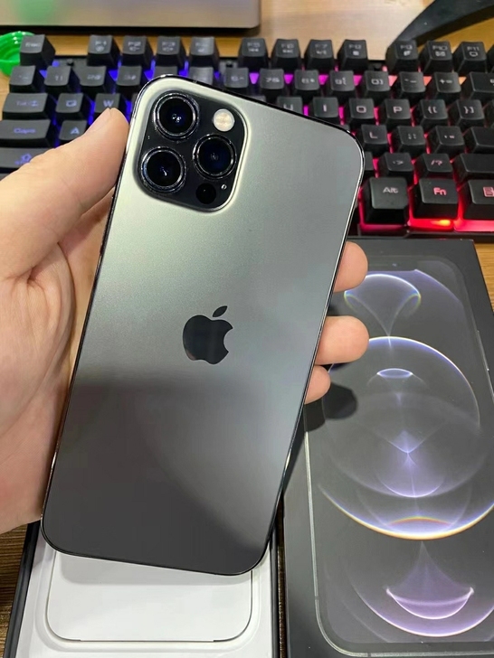 急出女生自用苹果12 Promax 256...