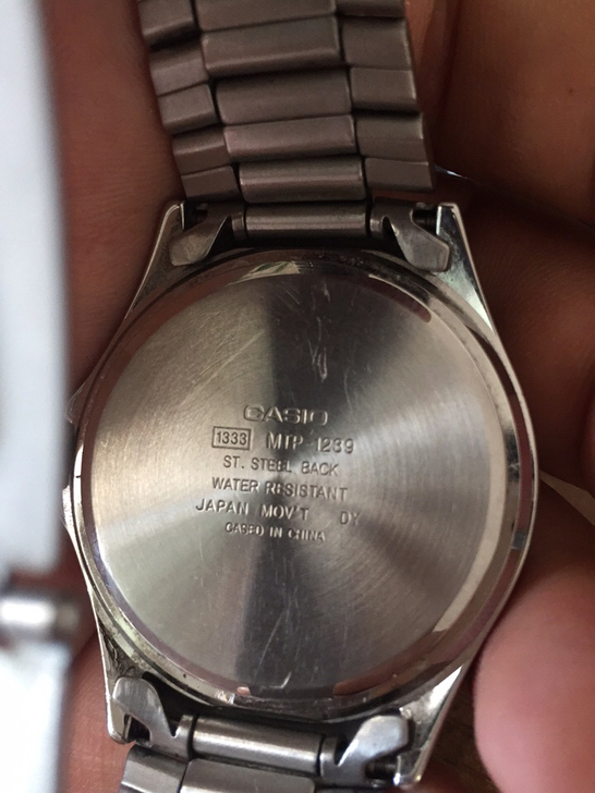 搬家翻出来的，当时应该是300多，换了电池...