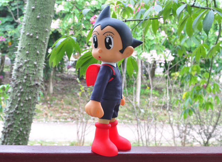 大号儿童玩具铁臂阿童木帅气红色西装小飞侠搪...