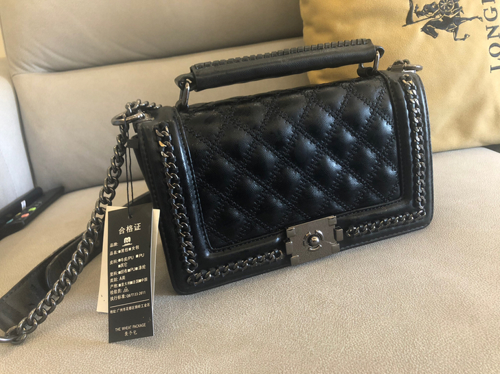 全新包包,吊牌在