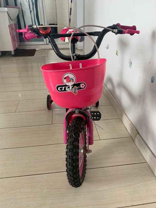 儿童自行车  九成新  轮子没磨损  没骑...