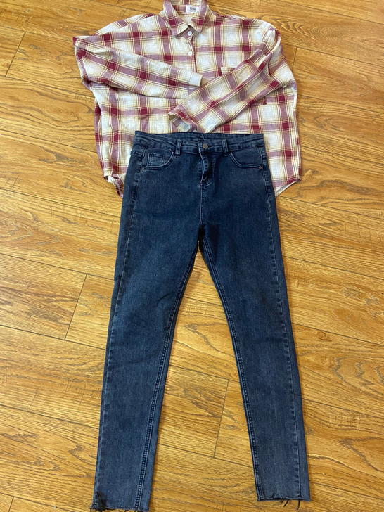 牛仔裤，紧身小脚裤，120-130，尺寸看...