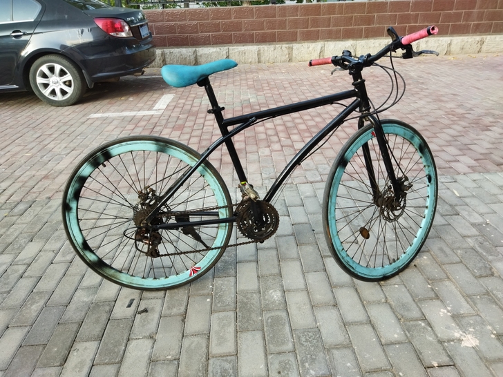 变速死飞，7成新。不包邮，看车打电话199...