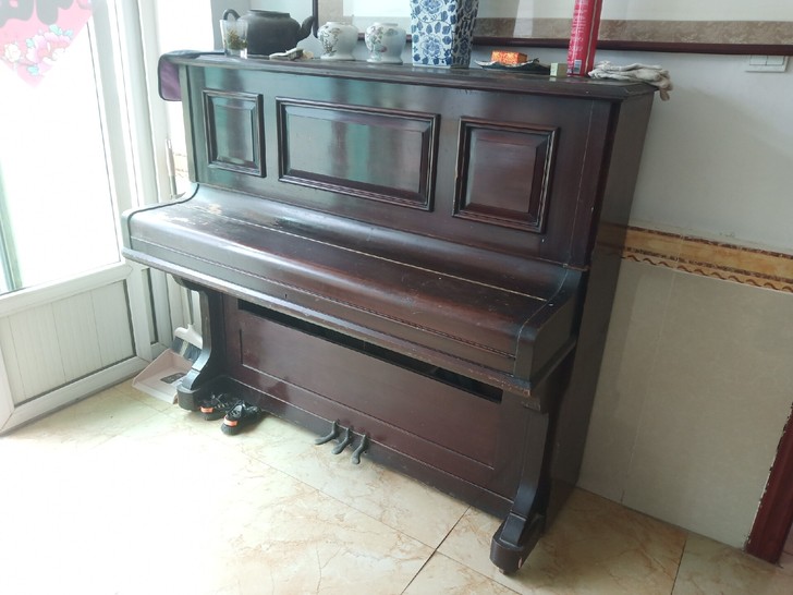 老钢琴，品相一级 正常使用，音质也不错。一...