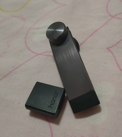 荣耀小口哨蓝牙耳机 感兴趣的话点“我想要”...