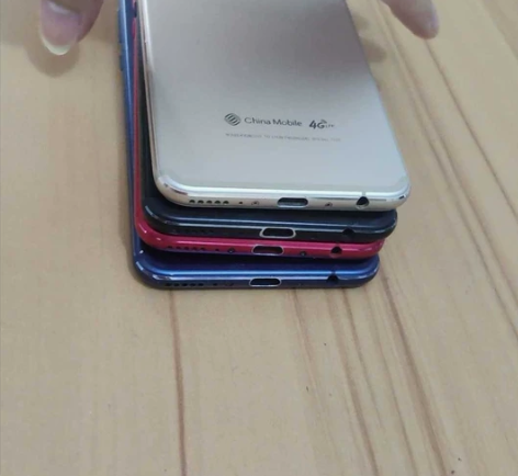 荣耀V10手机，麒麟970处理器，工作室首...