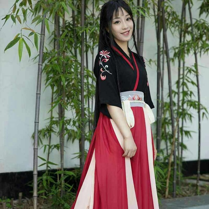 花朝记汉服汉元素新泽仅穿出去过两次，店铺已...