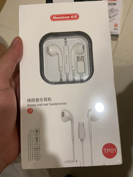 纽曼线控音乐耳机苹果接口和安卓tpc口，全...