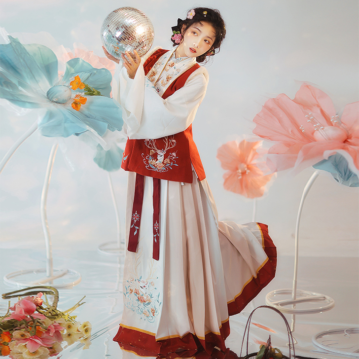 耀春林间鹿正品原创明制过年汉服女交领上袄马...