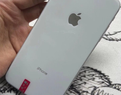 便宜出二手苹果8Plus游戏机苹果8备用机...