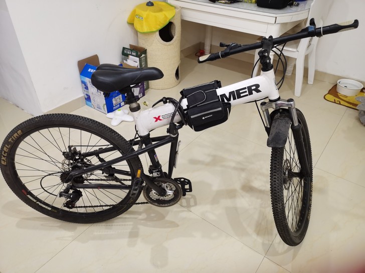 8.5成新山地减震自行车  代步没有任何问...