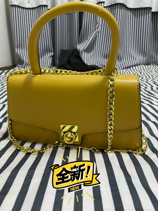 全新链条方包，购于实体店，买回来后一直密封...
