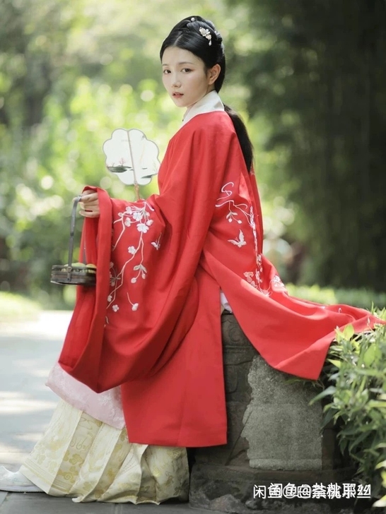 xd价出南雅集 原创刺绣明制披风