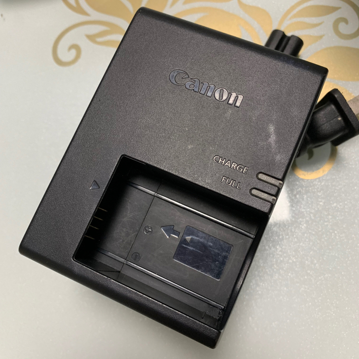 佳能原装相机充电器包邮。