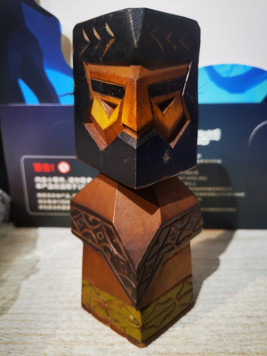 北海道木雕，高15cm，宽7cm，整块实木...