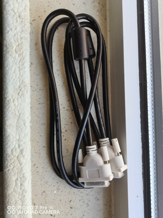 全新DVI显示器连线，质量没得说。大约俩米...