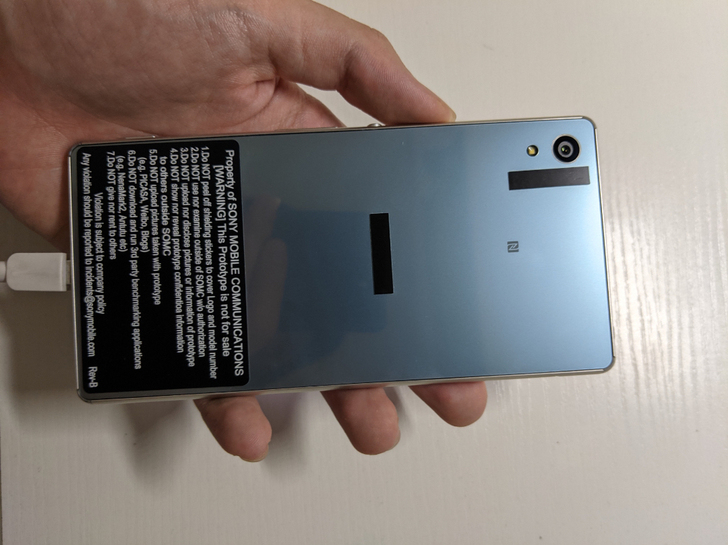 索尼Z3+Dual，原型机。已刷港版系统