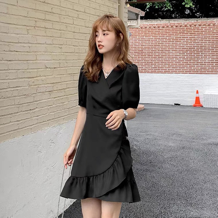 黑色连衣裙女2021年夏季新款v领法式复古...