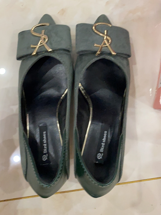 微瑕疵女士绿色高跟鞋，3厘米左右的根，37...