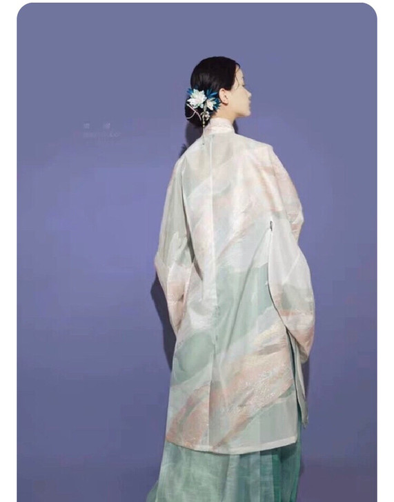 一套熠耀同款来料白云明制立领汉服