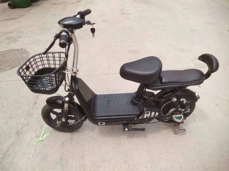 因毕业出售爱车一辆，有意者联系