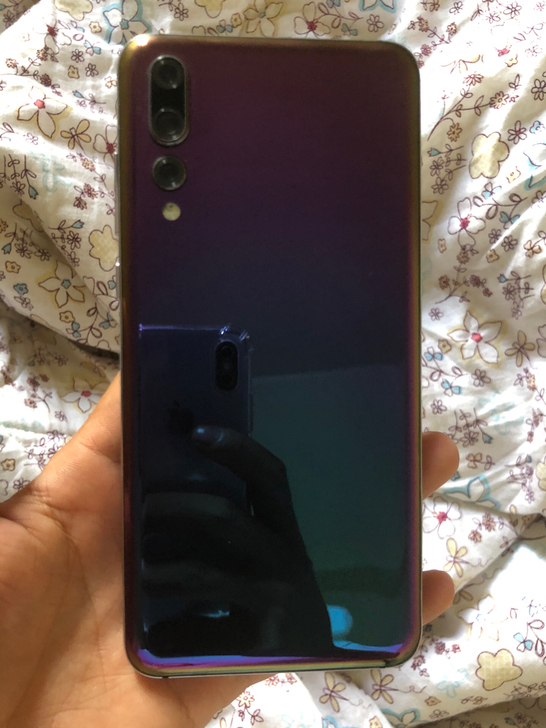 华为 P20Pro 6+128。970处理...