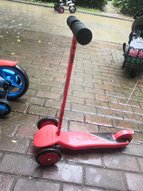 MESUCA滑板车，保时捷同款，轻微使用痕...